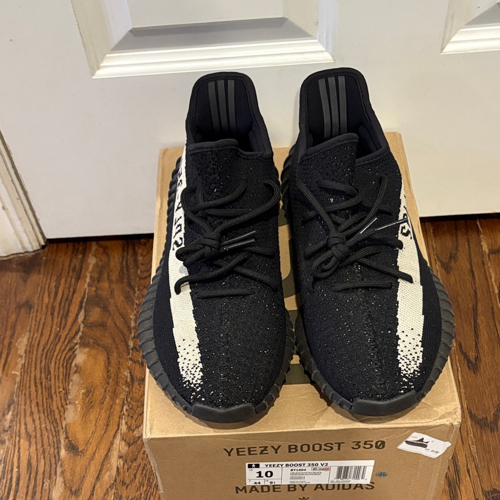Adidas Black and White Yeezy Boost 350 V2 - Picture 3 of 6